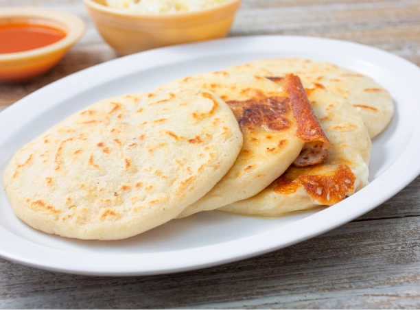 desayuno-cena-tradicional pupusas img